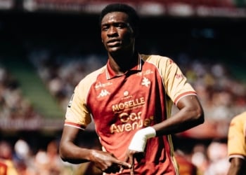 Ligue 2 : Pape Moussa Fall signe un triplé, le FC Metz étrille Rodez (4-1) - wiwsport Ligue 2 : Pape Moussa Fall signe un triplé, le FC Metz étrille Rodez (4-1) - wiwsport
