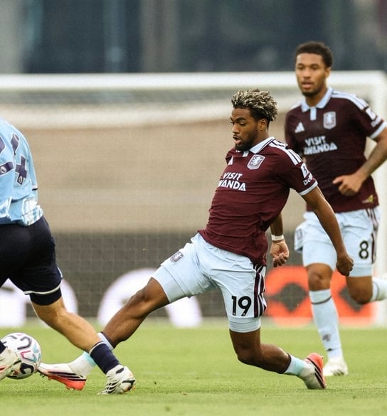 Premier League : Les débuts d’Ibrahim Mbaye avec Aston Villa - wiwsport Premier League : Les débuts d’Ibrahim Mbaye avec Aston Villa - wiwsport