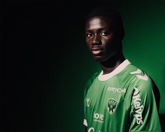 Étienne Mendy : « Je viens ici avec l’envie d’être décisif et de travailler dur pour intégrer un jour l’effectif professionnel de ce grand club» - wiwsport Étienne Mendy : « Je viens ici avec l’envie d’être décisif et de travailler dur pour intégrer un jour l’effectif professionnel de ce grand club» - wiwsport
