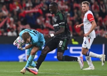 Ligue des Champions : En vidéo, le but d'Abdallah Sima qui a lancé Lens vers la victoire contre le Slavia Prague - wiwsport
