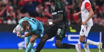 Ligue des Champions : En vidéo, le but d'Abdallah Sima qui a lancé Lens vers la victoire contre le Slavia Prague - wiwsport Ligue des Champions : En vidéo, le but d'Abdallah Sima qui a lancé Lens vers la victoire contre le Slavia Prague - wiwsport