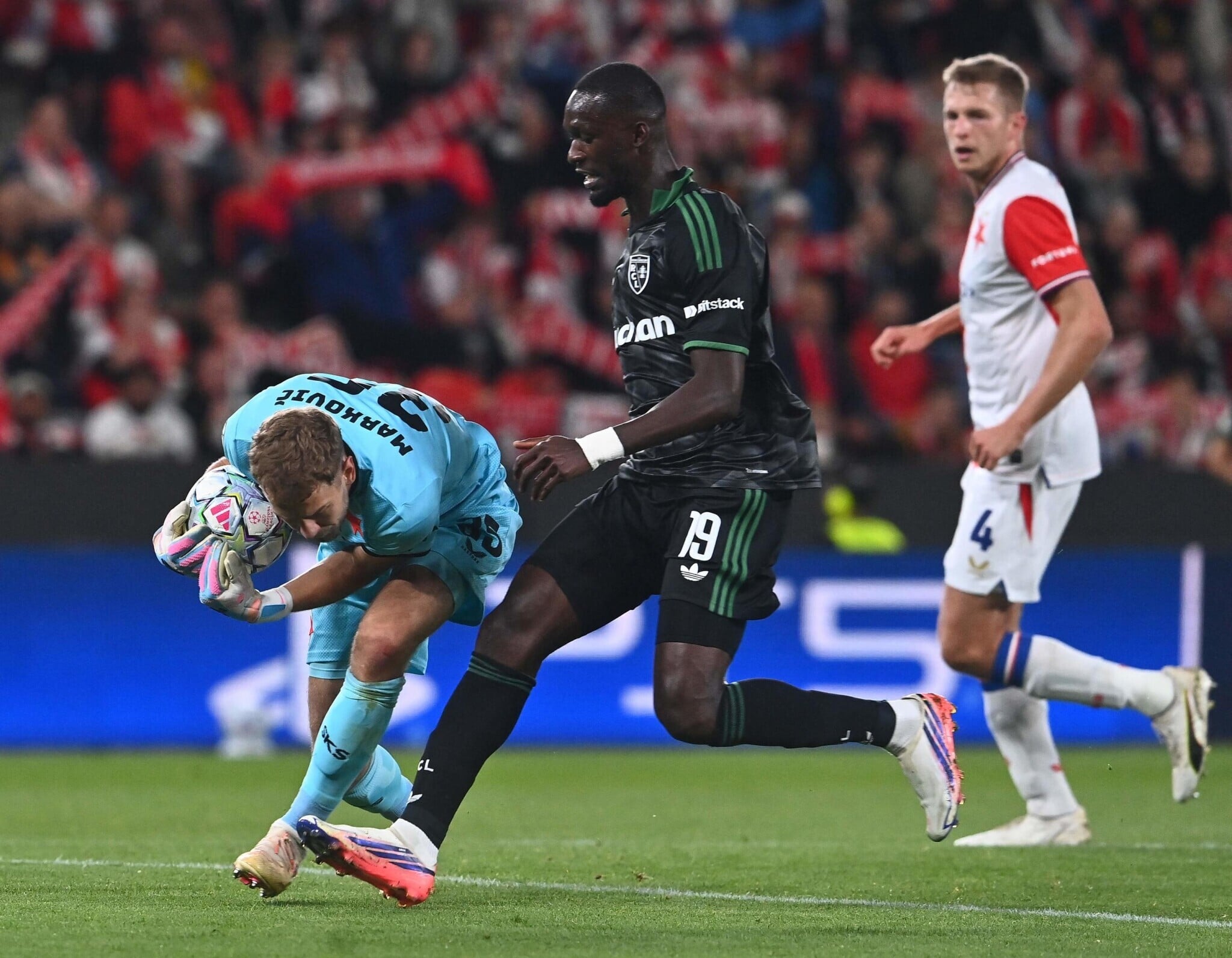 Ligue des Champions : En vidéo, le but d'Abdallah Sima qui a lancé Lens vers la victoire contre le Slavia Prague - wiwsport