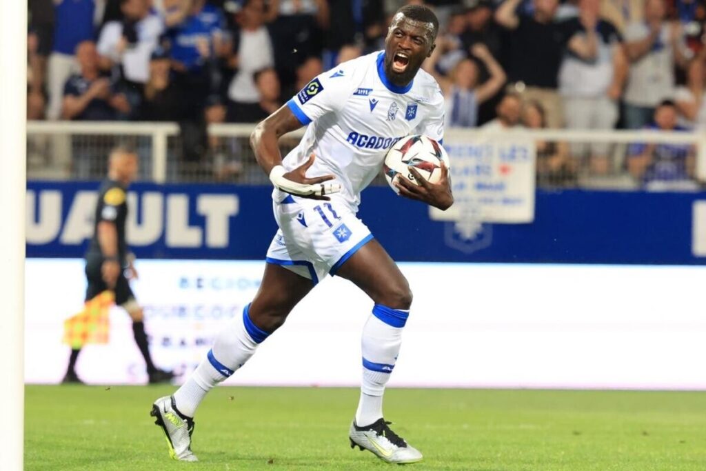 Mercato : Mbaye Niang vers un retour en France après son accord avec Dunkerque ! - wiwsport