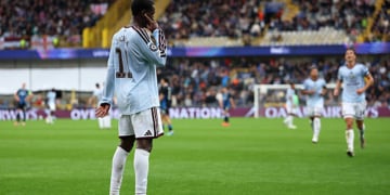 Aston Villa – Son compteur lancé, Nicolas Jackson : « J’espère que ce n’est que le début et qu’il y en aura beaucoup d’autres à venir… » ! - wiwsport BRUGES, BELGIUM - SEPTEMBER 08: Nicolas Jackson of Aston Villa celebrates scoring his team’s third goal during the UEFA Champions League 2026/27 League Phase MD1 match between Club Brugge KV and Aston Villa FC at Jan Breydel Stadium on September 08, 2026 in Bruges, Belgium. (Photo by Neville Williams/Aston Villa FC via Getty Images)