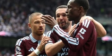 Premier League : Avec un superbe but de Nicolas Jackson, Aston Villa braque Tottenham et s'offre sa première victoire - wiwsport Premier League : Avec un superbe but de Nicolas Jackson, Aston Villa braque Tottenham et s'offre sa première victoire - wiwsport