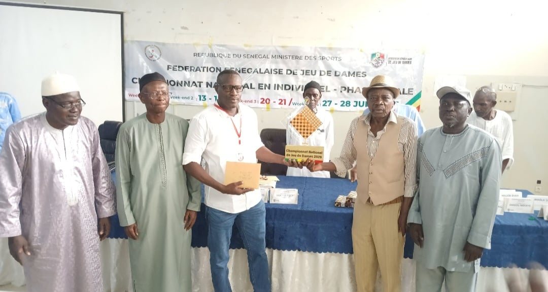 Jeu de dames : Ibrahima Gaye remporte la Coupe du Sénégal en Blitz - wiwsport Jeu de dames : Ibrahima Gaye remporte la Coupe du Sénégal en Blitz - wiwsport