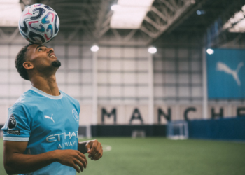 « Il est assez facile de décider si l'on veut devenir joueur de Manchester City ou non » : Iliman Ndiaye dévoile ses ambitions avec Manchester City - wiwsport