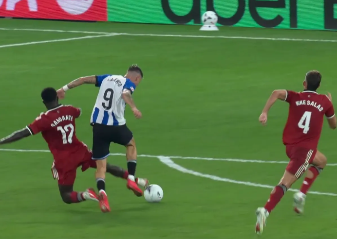 Sevilla FC : Luis García défend Arouna Sangante après son expulsion : "Ce n’est pas rouge" - wiwsport
