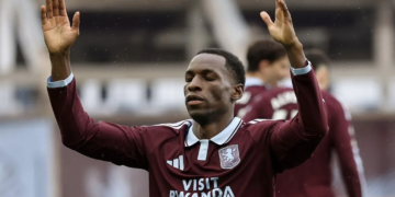 Premier League : Aston Villa fait tomber le leader Manchester City grâce à un Nicolas Jackson en feu auteur d’un doublé ! - wiwsport Premier League : Aston Villa fait tomber le leader Manchester City grâce à un Nicolas Jackson en feu auteur d’un doublé !