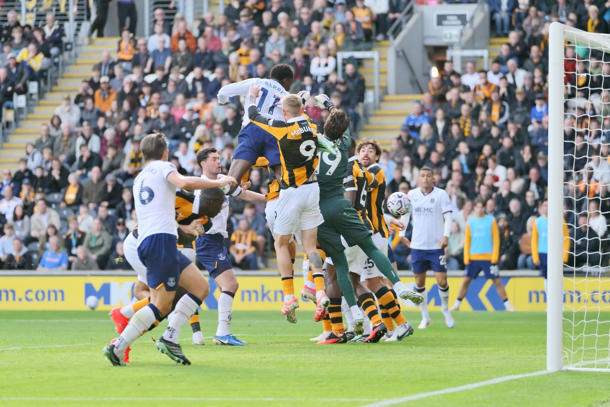Premier League : Hull City et Nobel Mendy obtiennent le point du nul face à Everton (2-2) - wiwsport Premier League : Hull City et Nobel Mendy obtiennent le point du nul face à Everton (2-2) - wiwsport