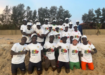 JOJ Dakar 2026 – Beach Wrestling : Bira Sène rend visite à l’équipe nationale U17 en préparation à Saly !