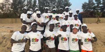 JOJ Dakar 2026 – Beach Wrestling : Bira Sène rend visite à l’équipe nationale U17 en préparation à Saly !