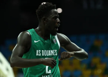 Basket – Mercato : Cheikh Bamba Diallo s'engage avec Urunani BBC ! - wiwsport KIGALI, RWANDA - MAY 27: Cheikh Bamba Diallo #2 of Association Sportives des Douanes celebrates a basket against Union Sportive Monastirienne during the second half of a Basketball Africa League quarterfinals game at Kigali Arena on May 27, 2021 in Kigali, Rwanda. (Photo by Nicole Sweet/BAL/Basketball Africa League via Getty Images)