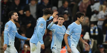 MANCHESTER, ENGLAND - OCTOBER 20: Manchester City's Phil Foden celebrates scoring his side's fourth goal with Josko Gvardiol during the UEFA Champions League 2026/27 League Phase MD3 match between Manchester City and AEK Athens at City of Manchester Stadium on October 20, 2026 in Manchester, United Kingdom. (Photo by Lee Parker - CameraSport via Getty Images)