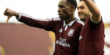 « Il réalise un travail fantastique » : en Angleterre, l&rsquo;excellent début de saison de Nicolas Jackson remet Aston Villa sur les bons rails