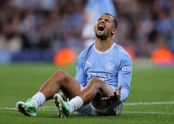 Ligue des Champions - City coule à domicile face au PSG (2-4) avec une passe décisive d'Iliman Ndiaye - wiwsport MANCHESTER, ENGLAND - OCTOBER 14: Iliman Ndiaye of Manchester City reacts during the UEFA Champions League 2026/27 League Phase MD2 match between Manchester City and Paris Saint-Germain at City of Manchester Stadium on October 14, 2026 in Manchester, England. (Photo by James Gill - Danehouse/Getty Images)