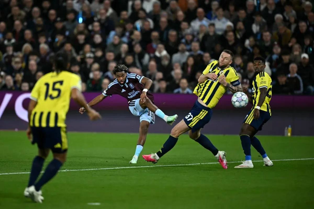 Ross Barkley élogieux envers Ibrahim Mbaye : “J’ai pu le voir dès le premier jour (…) Ibrahim n’a que 18 ans, mais il a tellement de qualités…” - wiwsport Ross Barkley élogieux envers Ibrahim Mbaye : “J’ai pu le voir dès le premier jour (…) Ibrahim n’a que 18 ans, mais il a tellement de qualités…” - wiwsport