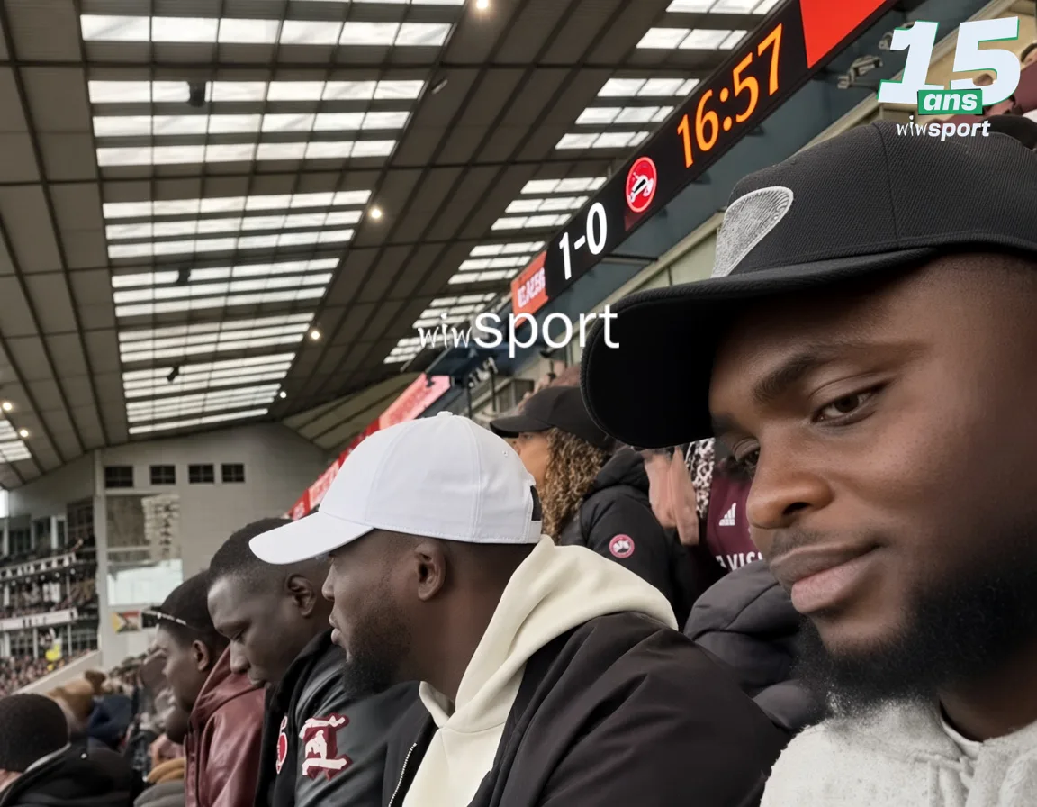 Premier League : Modou Lô, Franc et Petit Lô ont assisté au récital de Nicolas Jackson à Villa Park ! - wiwsport Premier League : Modou Lô, Franc et Petit Lô ont assisté au récital de Nicolas Jackson à Villa Park ! - wiwsport