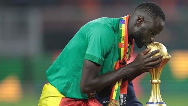 Cheikhou Kouyaté annonce sa retraite internationale et révèle souffrir d’une maladie du cœur ! - wiwsport
