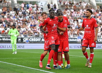 Mansour SAMB of La Roche and your teammates celebrate after scores during the Ligue 3 Betclic match between Amiens and La Roche-sur-Yon on August 14, 2026 at Stade de la Licorne in Amiens, France. (Photo by Baptiste Fernandez/Icon Sport via Getty Images)
