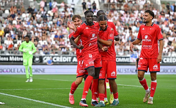 Mansour SAMB of La Roche and your teammates celebrate after scores during the Ligue 3 Betclic match between Amiens and La Roche-sur-Yon on August 14, 2026 at Stade de la Licorne in Amiens, France. (Photo by Baptiste Fernandez/Icon Sport via Getty Images)
