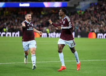 BIRMINGHAM, ENGLAND - OCTOBER 14: Nicolas Jackson of Aston Villa celebrates scoring his team’s second goal with John McGinn during the UEFA Champions League 2026/27 League Phase MD2 match between Aston Villa FC and Fenerbahce SK at Villa Park on October 14, 2026 in Birmingham, England. (Photo by Dan Mullan/Getty Images)