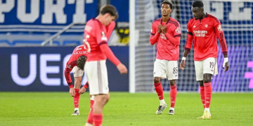Ligue Europa - L'Olympique Lyonnais de Moussa Niakhaté prend l'eau sur la pelouse de Hoffenheim (3-0) - wiwsport Ligue Europa – L’Olympique Lyonnais de Moussa Niakhaté prend l’eau sur la pelouse de Hoffenheim (3-0)