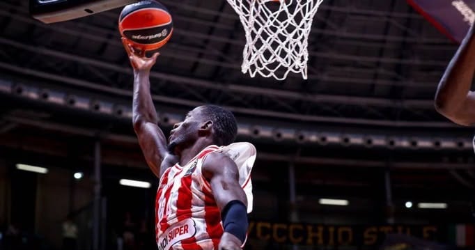 EuroLeague : Mbaye Ndiaye signe déjà son match référence avec l’Olympiacos - wiwsport EuroLeague : Mbaye Ndiaye signe déjà son match référence avec l’Olympiacos - wiwsport