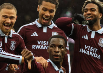 Premier League : grâce à un doublé de Jackson, Aston Villa inflige à Manchester City sa première défaite de la saison - wiwsport Premier League : grâce à un doublé de Jackson, Aston Villa inflige à Manchester City sa première défaite de la saison