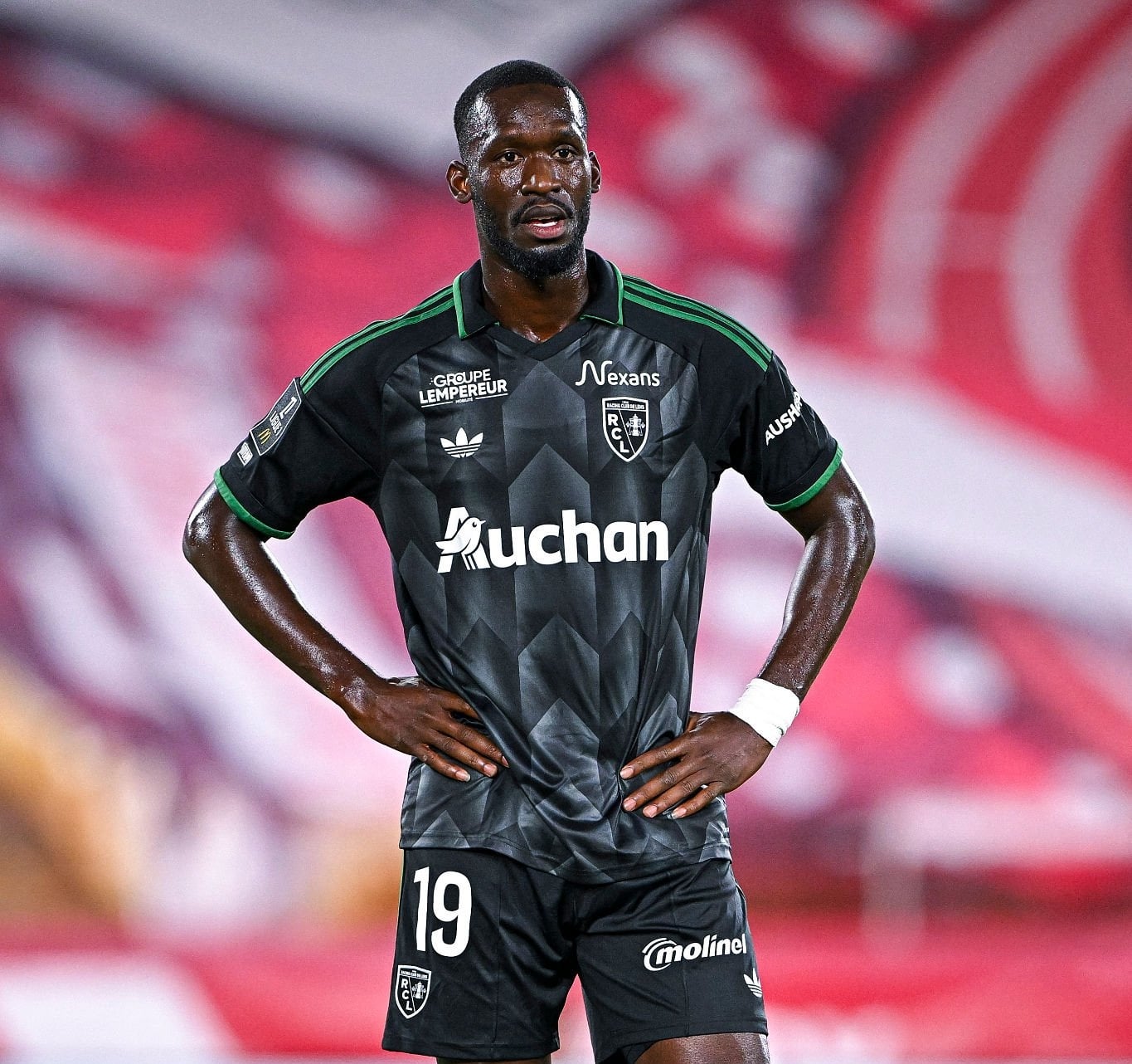 « Un gros coup dur », L'entraîneur du RC Lens, Yannick Cahuzac regrette la blessure d'Abdallah Sima - wiwsport « Un gros coup dur », L'entraîneur du RC Lens, Yannick Cahuzac regrette la blessure d'Abdallah Sima - wiwsport