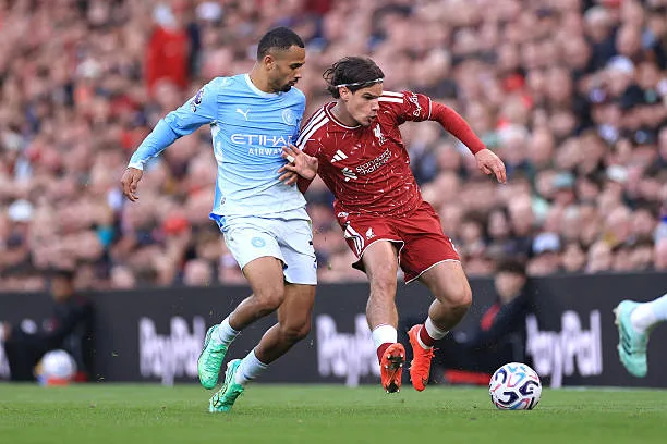 Premier League : Manchester City corrige Liverpool et conforte sa première place - wiwsport Premier League : Manchester City corrige Liverpool et conforte sa première place - wiwsport