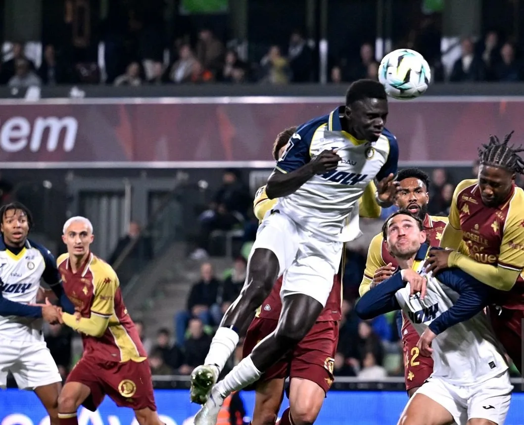 Ligue 2 : Cheikh Fall, auteur d'un doublé, et Pau créent la sensation à Metz - wiwsport Ligue 2 : Cheikh Fall, auteur d'un doublé, et Pau créent la sensation à Metz - wiwsport